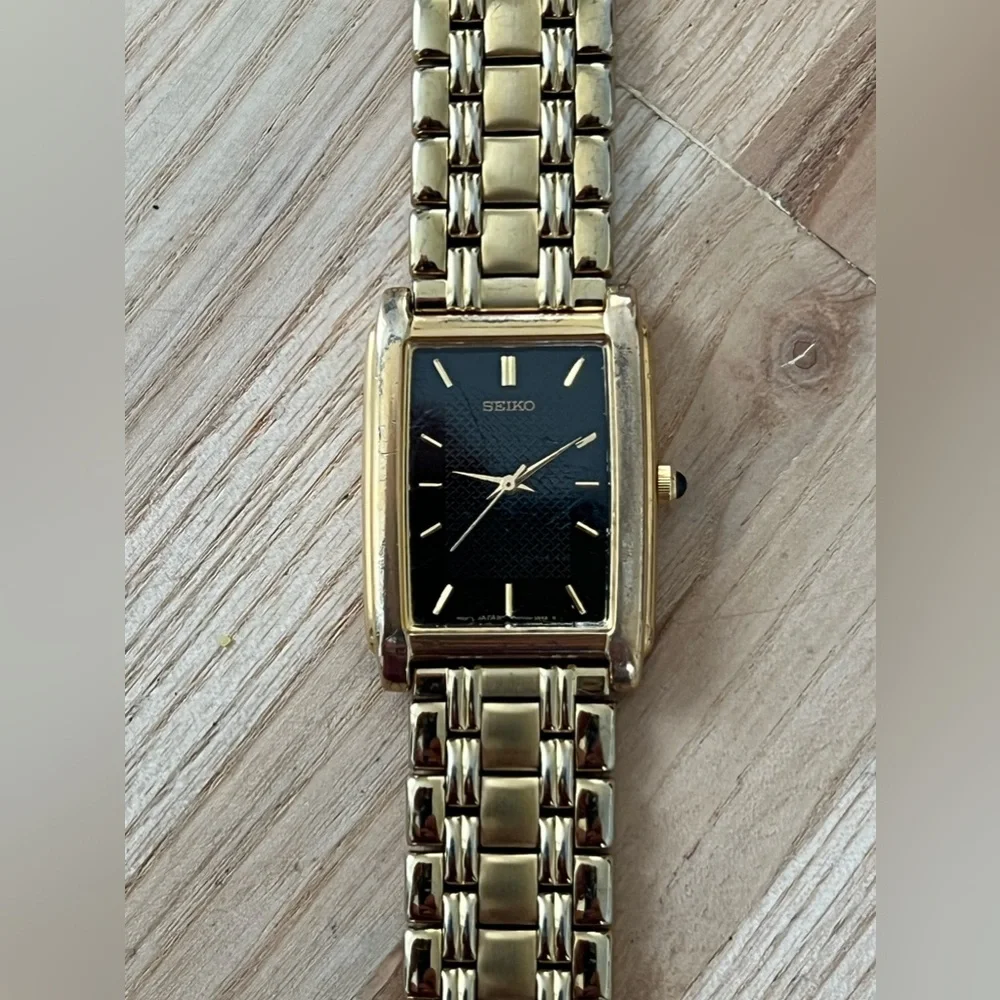 Seiko Vintage Tank Watch Black Rectangular Dial Gold-Tone Case Bracelet